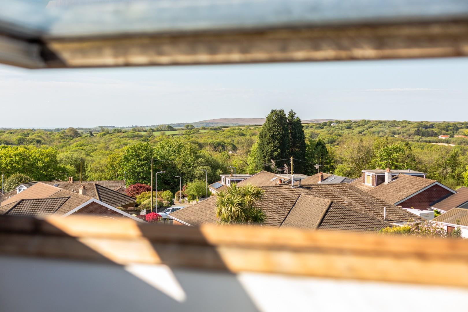 Tirmynydd Road, Three Crosses, Swansea, SA4 3PB